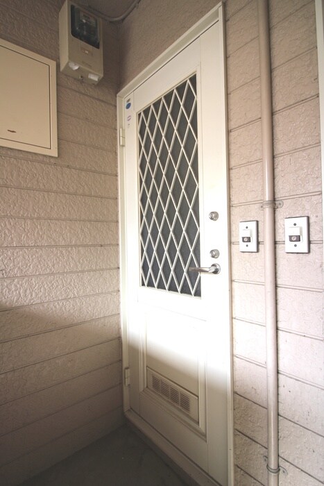 物件外観写真4　(エントランス部分)