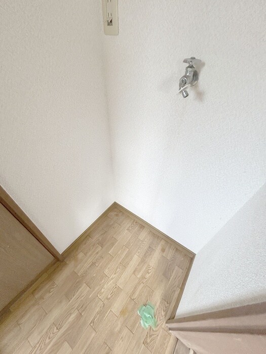 物件内観写真14　(洗濯機置場)