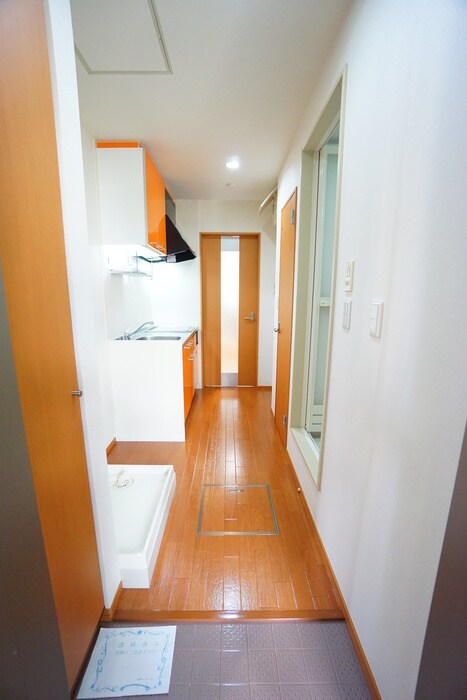 物件内観写真6　(玄関)