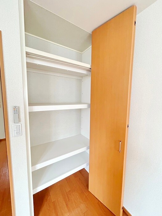 物件内観写真13　(収納)