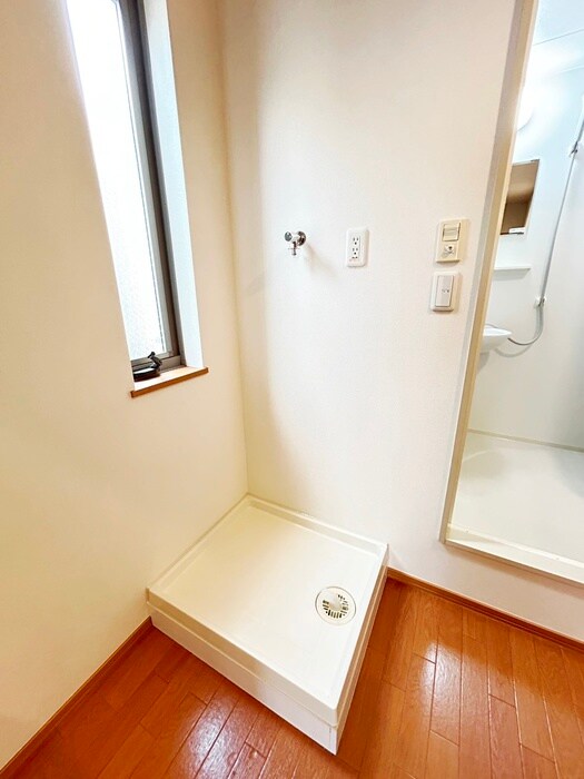 物件内観写真18　(洗濯機置場)