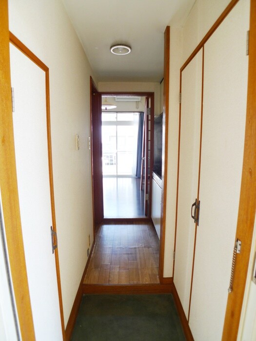 物件内観写真14　(玄関)
