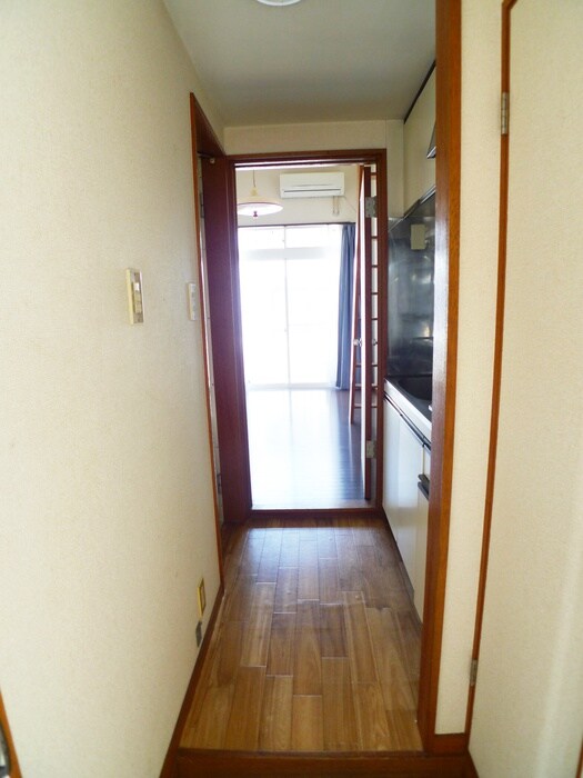 物件内観写真21　(廊下)