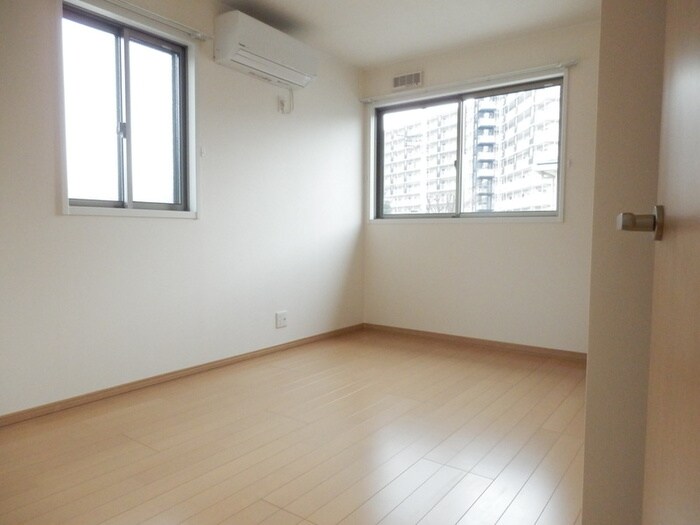 物件内観写真6　(収納)