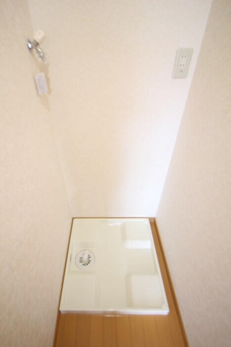 物件内観写真11　(洗濯機置場)