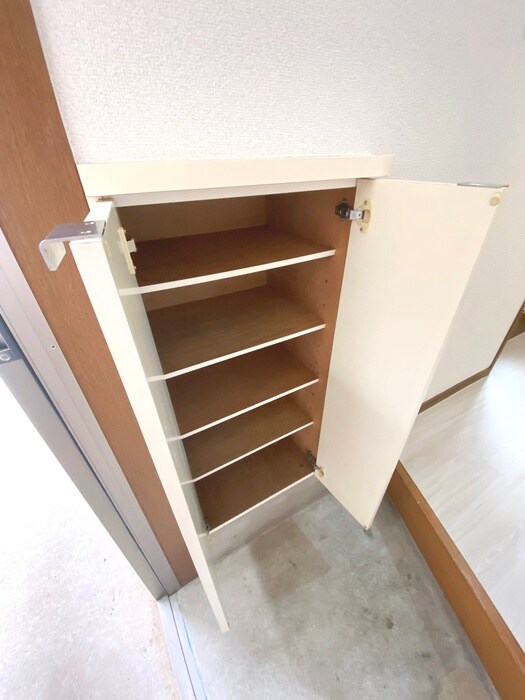 物件内観写真11　(靴箱)