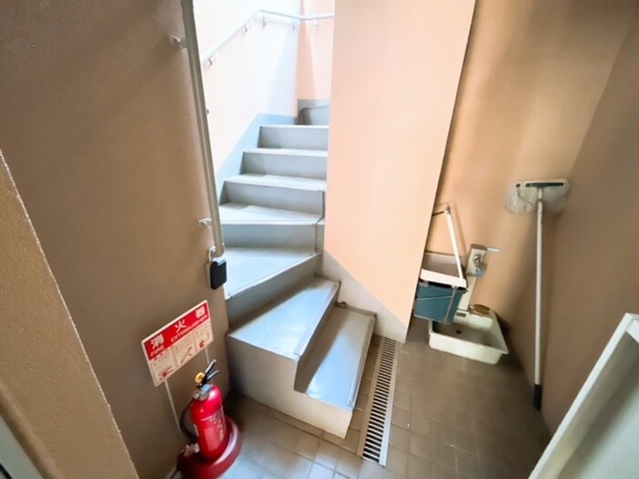 物件外観写真5　(駐車場)