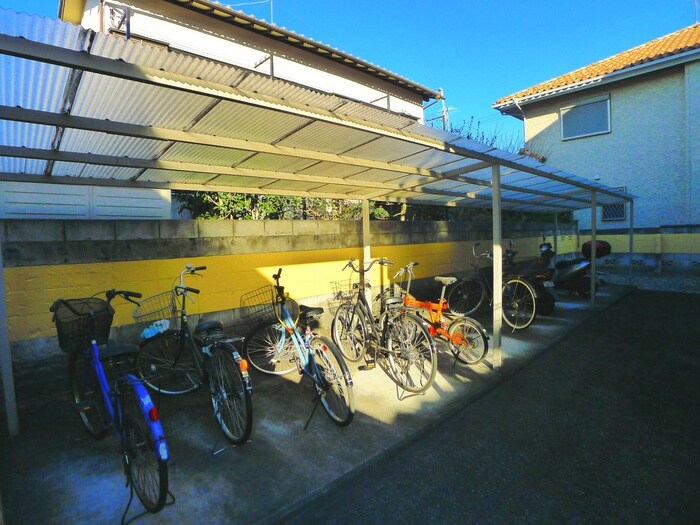 物件外観写真6　(駐輪場)