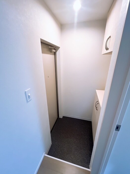 物件内観写真7　(玄関)