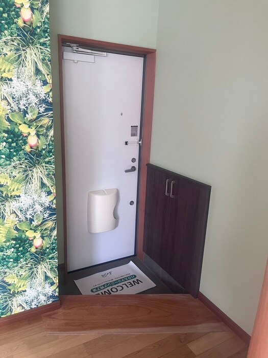 物件内観写真16　(玄関)
