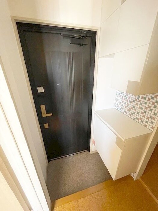 物件内観写真14　(玄関)