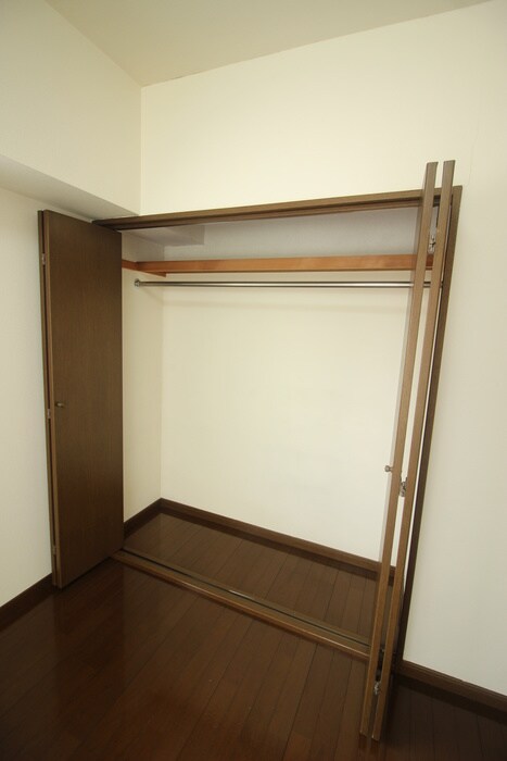 物件内観写真12　(収納)