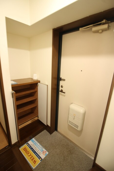 物件内観写真13　(玄関)