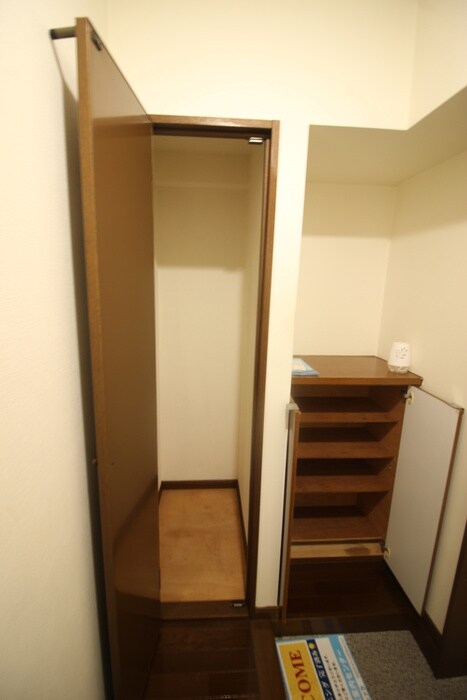 物件内観写真15　(靴箱)