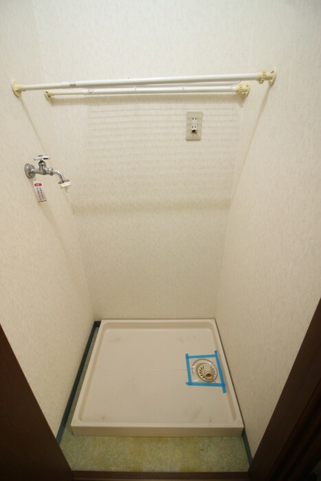 物件内観写真17　(洗濯機置場)