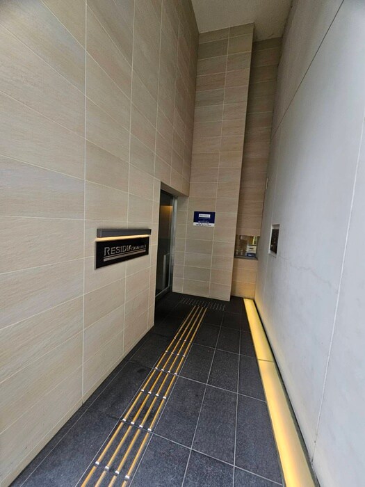 物件外観写真4　(エントランス部分)