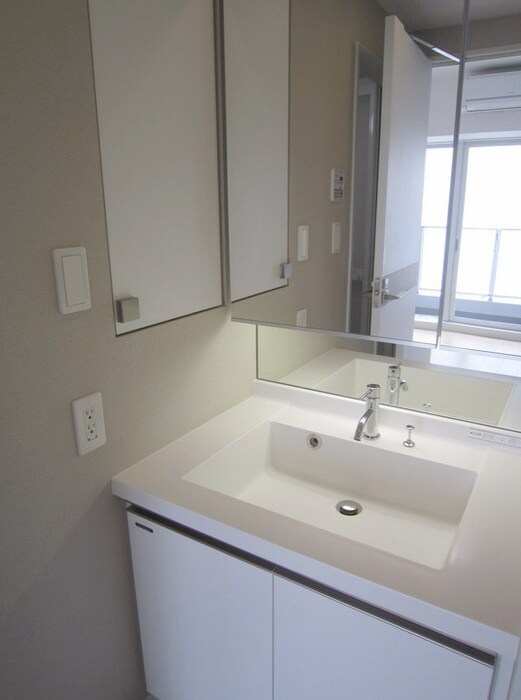 物件内観写真11　(洗面)