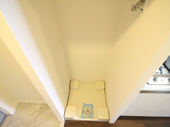 物件内観写真14　(洗濯機置場)