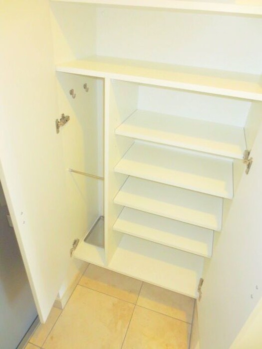 物件内観写真15　(靴箱)