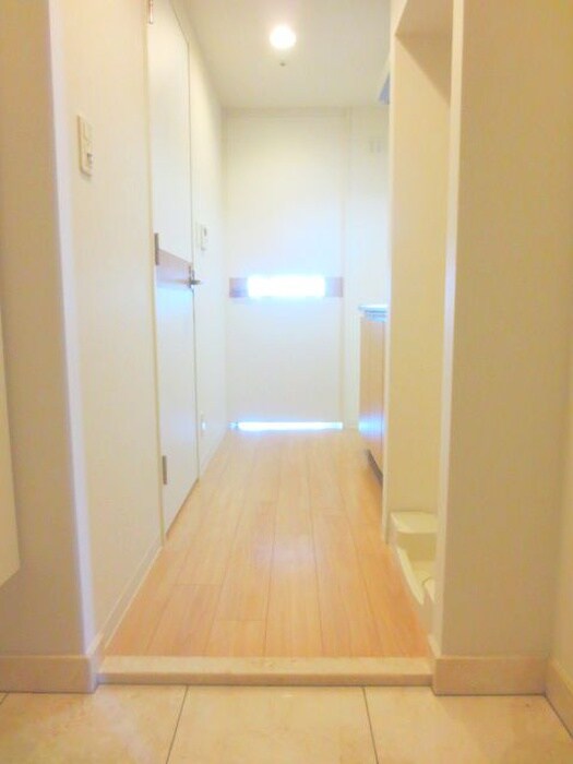 物件内観写真16　(玄関)