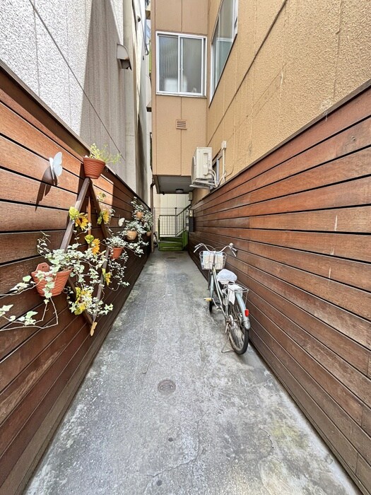 物件外観写真3　(駐輪場)