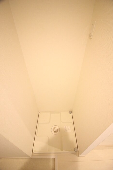 物件内観写真12　(洗濯機置場)