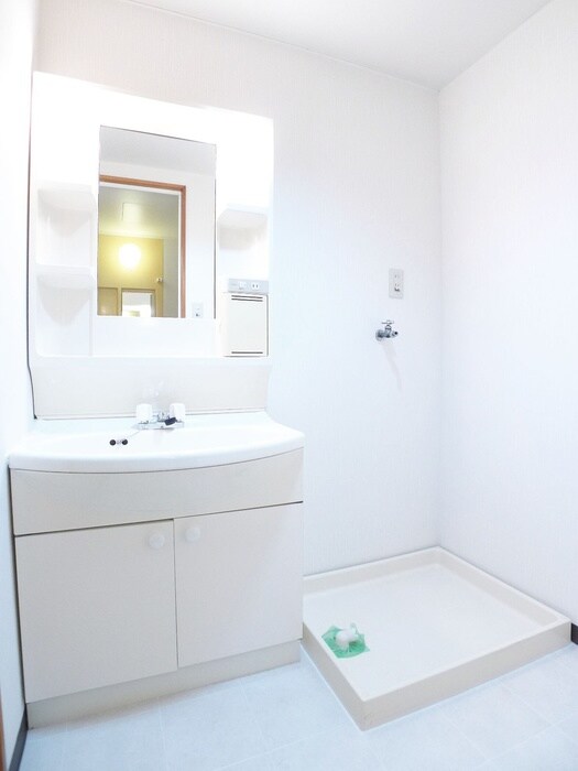 物件内観写真10　(洗濯機置場)