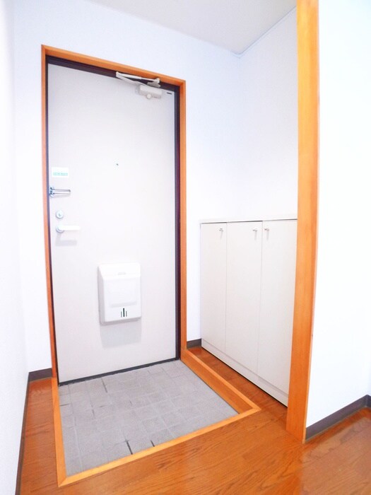 物件内観写真12　(玄関)