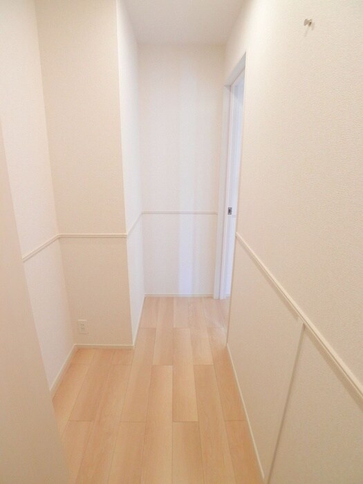 物件内観写真18　(廊下)