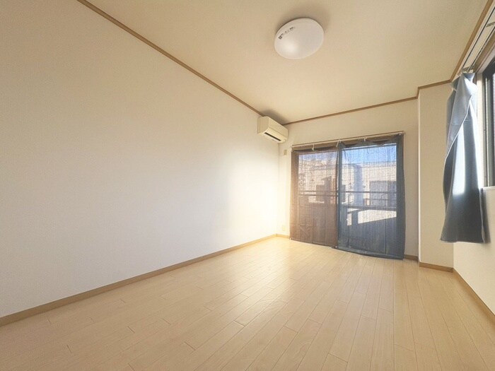 物件内観写真5　(居室)