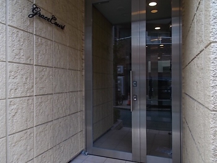 物件外観写真6　(エントランス部分)