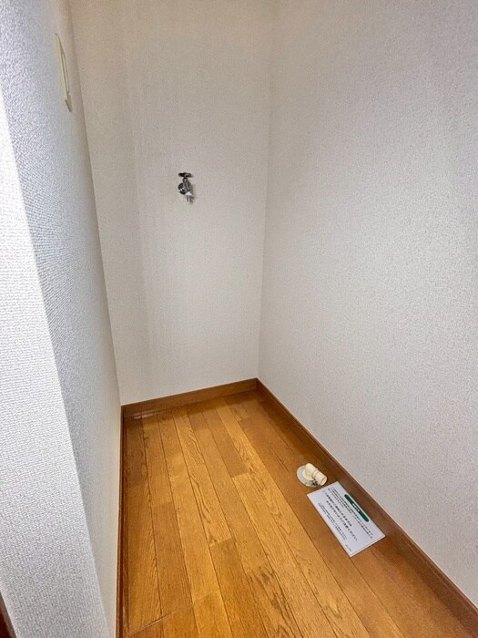 物件内観写真12　(洗濯機置場)