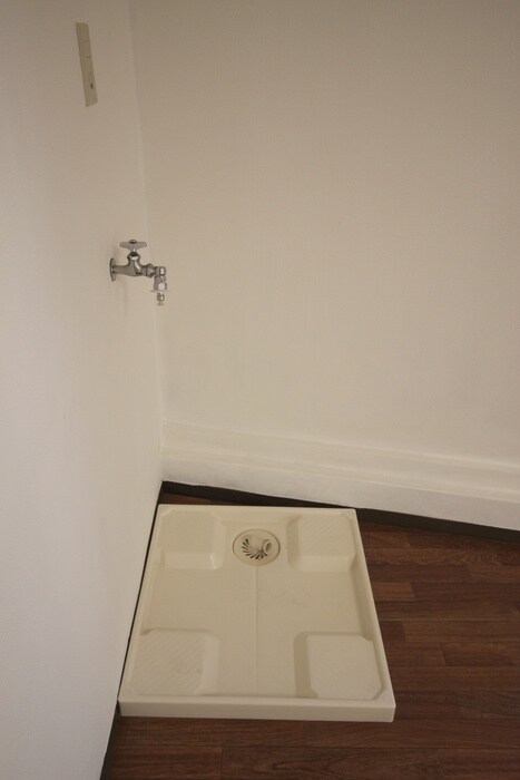 物件内観写真12　(洗濯機置場)