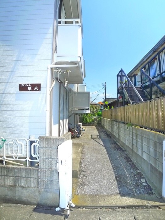 物件外観写真3　(エントランス部分)