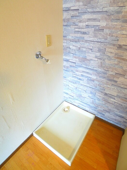 物件内観写真14　(洗濯機置場)