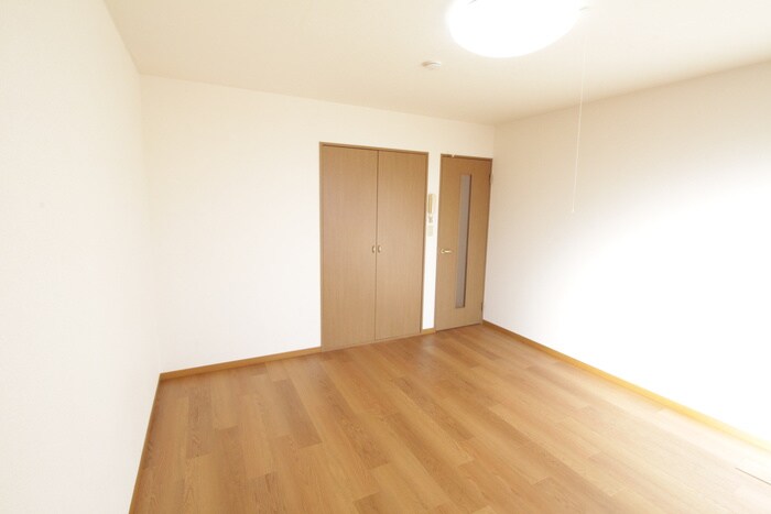 物件内観写真4　(居室)