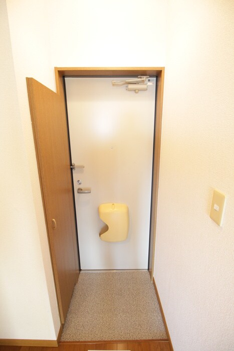 物件内観写真10　(玄関)