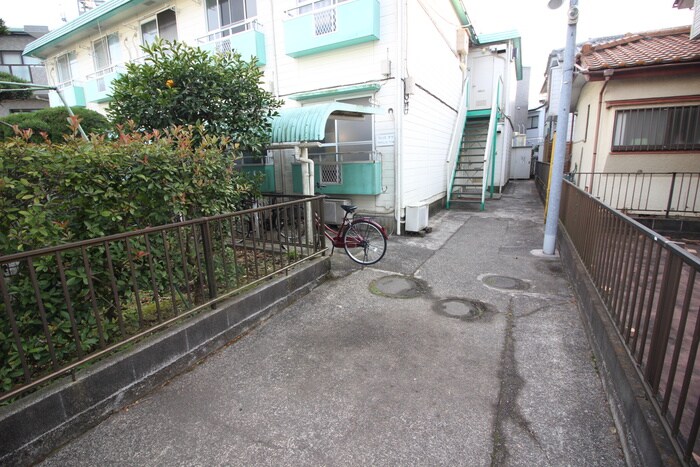 物件外観写真5　(エントランス部分)