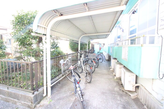 物件外観写真6　(駐輪場)