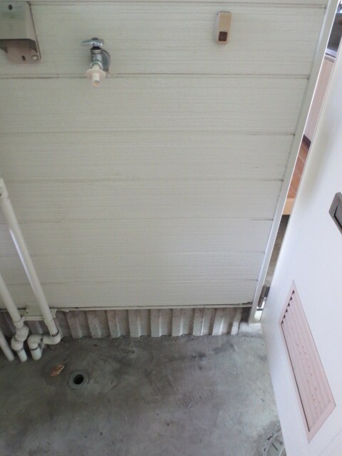 物件内観写真15　(洗濯機置場)