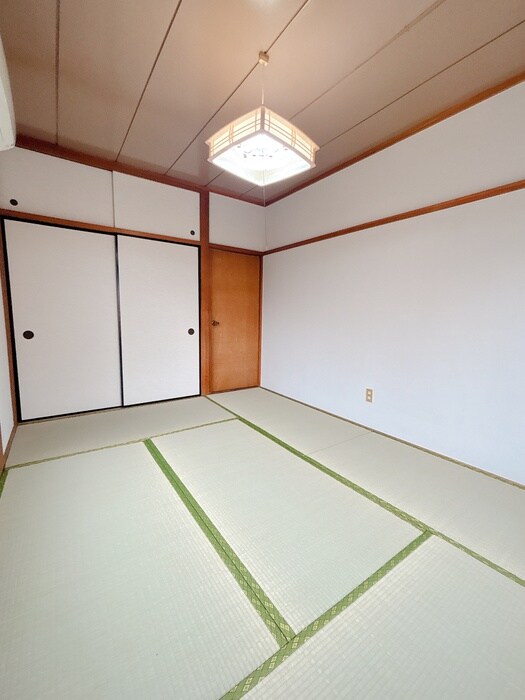 物件内観写真8　(居室)