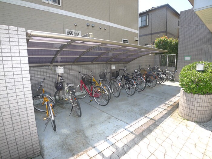 物件外観写真4　(駐輪場)