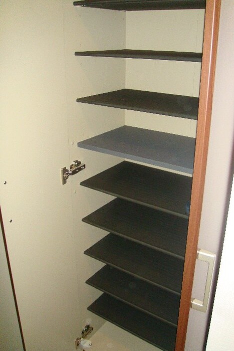 物件内観写真7　(靴箱)