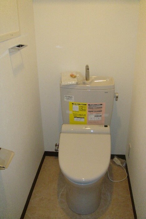 物件内観写真8　(トイレ)