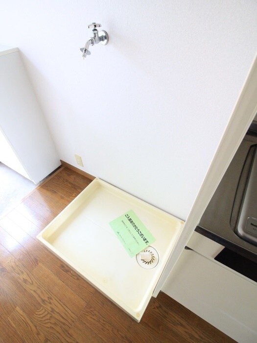 物件内観写真12　(洗濯機置場)