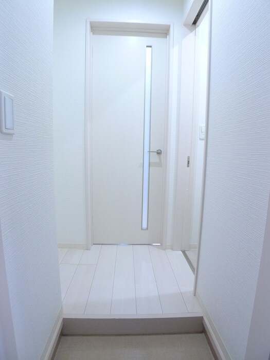 物件内観写真12　(玄関)