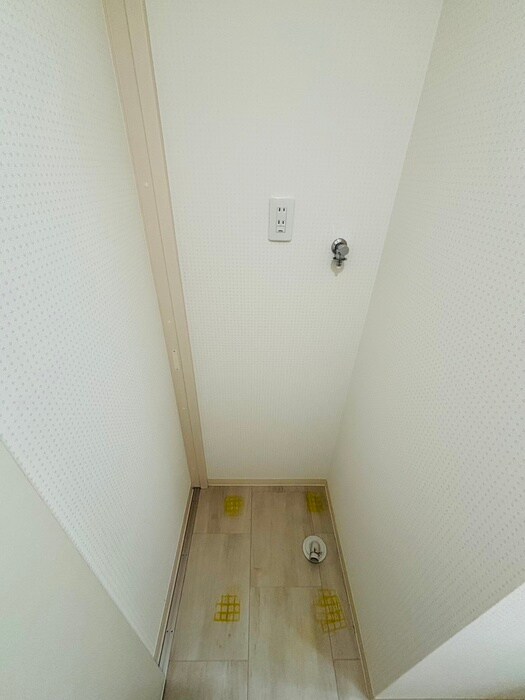 物件内観写真13　(洗濯機置場)