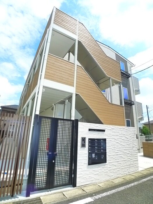 物件外観写真3　(エントランス部分)