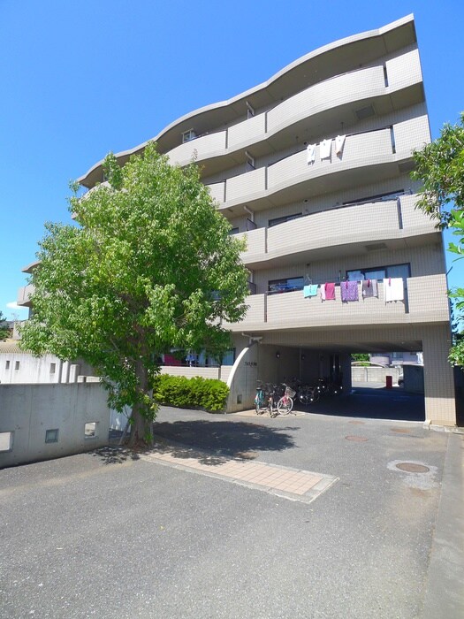 物件外観写真1　(エントランス部分)