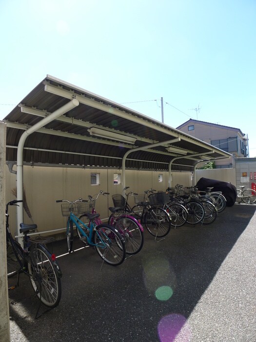 物件外観写真4　(駐輪場)